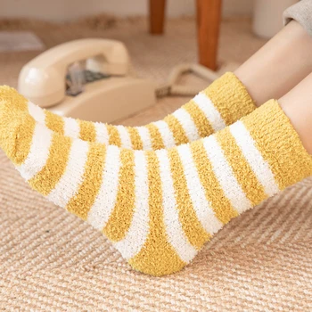 Пушистые коралловые бархатные толстые носки для женщин, теплые зимние носки-полотенца для пола, цветные полосатые носки для девочек в корейском стиле