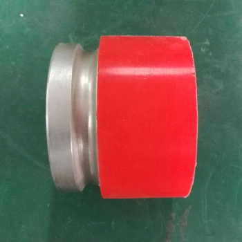 Стандартное прижимное роликовое колесо (резиновая обшивка + железное колесо) для сварочного аппарата для кровли из брезента и ПВХ-мембраны.