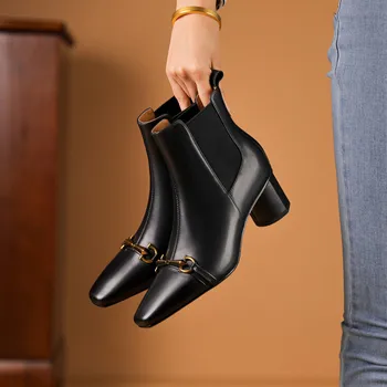 Женские короткие ботинки в стиле ретро с металлическим декором из натуральной кожи, короткие плюшевые ботильоны из мягкой воловьей кожи, обувь на высоком каблуке 4,5 см
